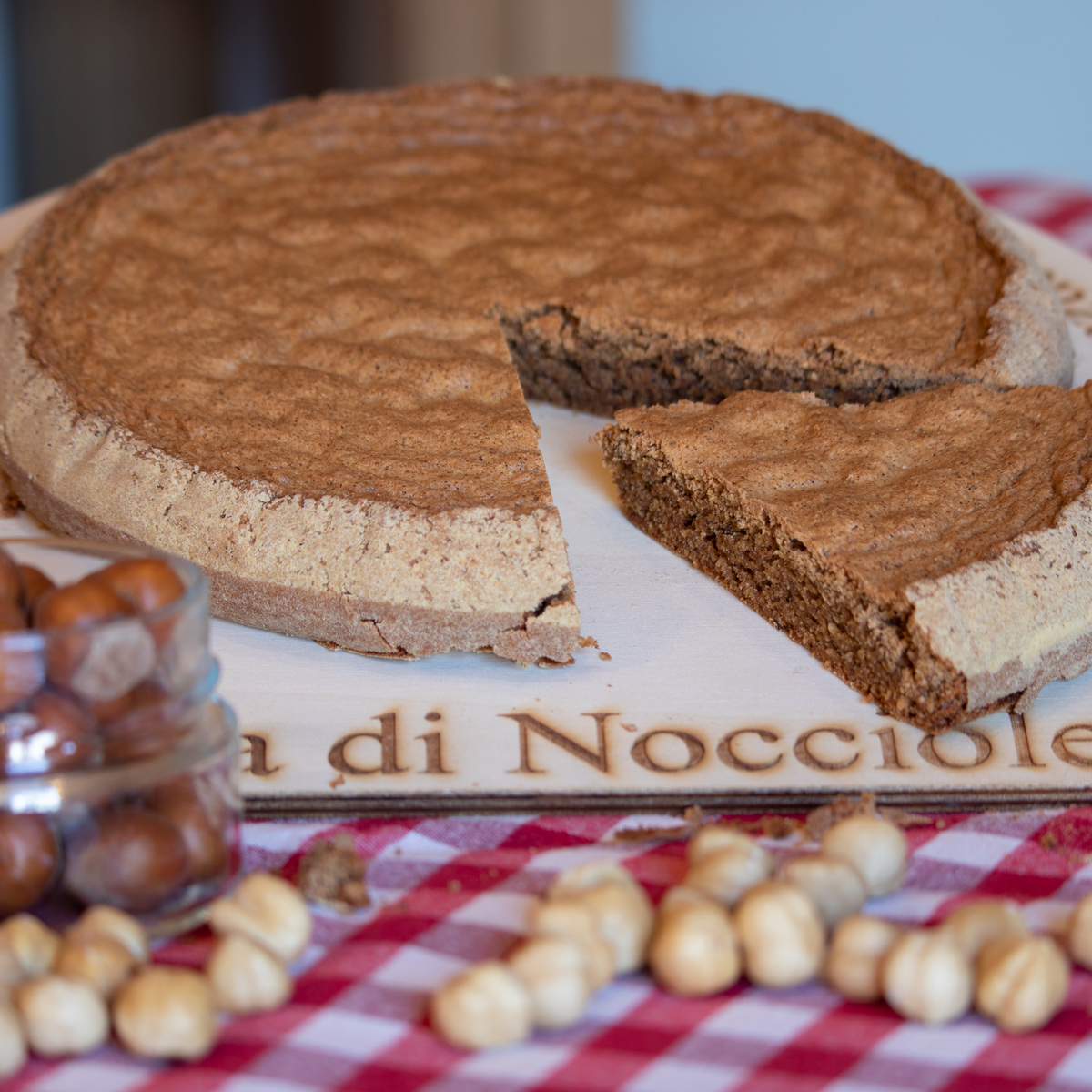 Torta di nocciole